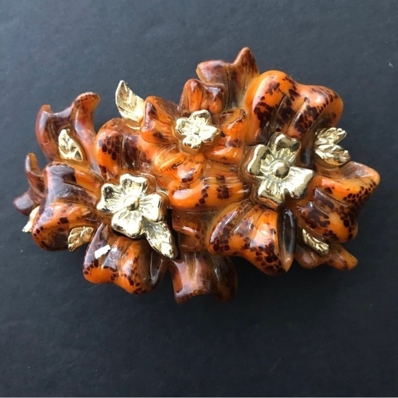Barrette Bundle, Vintage Amber and Gold Floral Clip & Long Textured Gold Clip - Picture 2 of 16